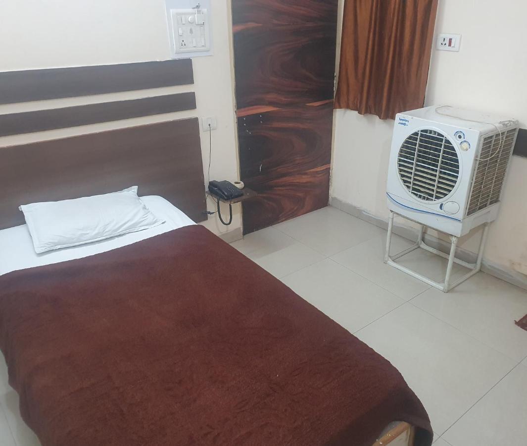 Hotel Anmol Ambikāpur Екстериор снимка