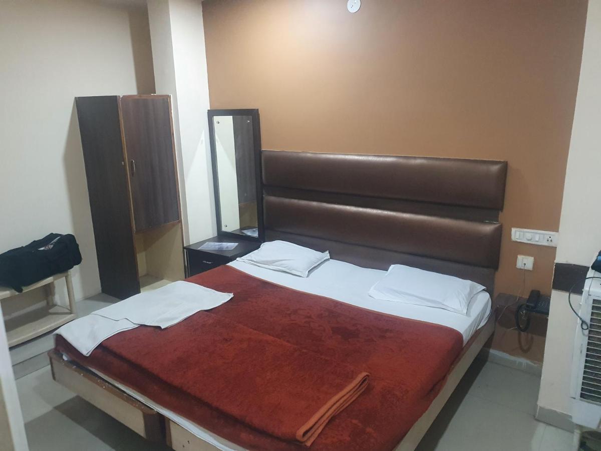 Hotel Anmol Ambikāpur Екстериор снимка