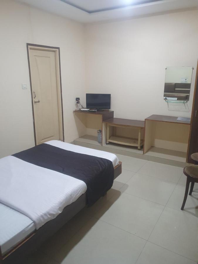 Hotel Anmol Ambikāpur Екстериор снимка