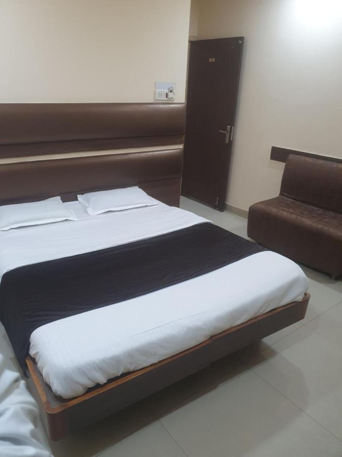 Hotel Anmol Ambikāpur Екстериор снимка