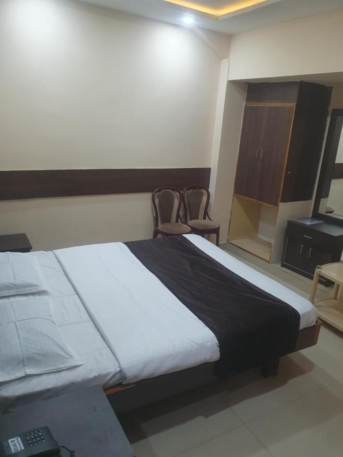Hotel Anmol Ambikāpur Екстериор снимка